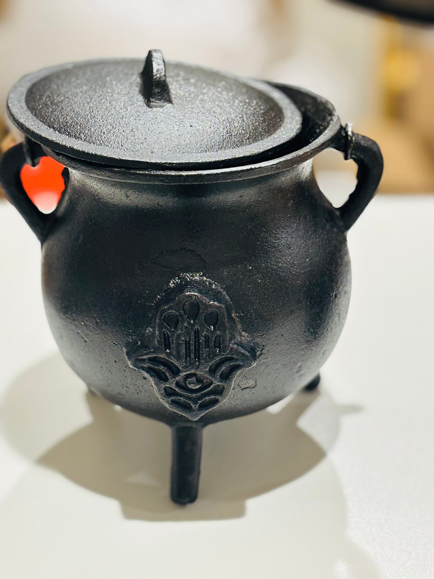 Hamsa Cast Iron Cauldron with Lid (7″)
