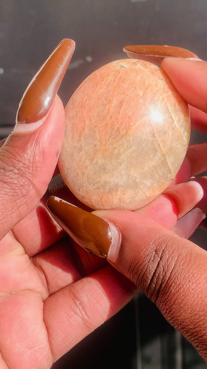 Moonstone Palm Stone